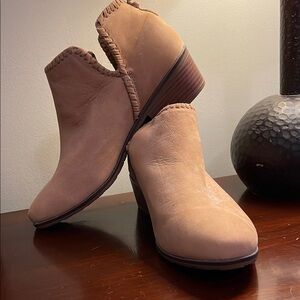 Jack Rogers Women's Tan Ankle Boots